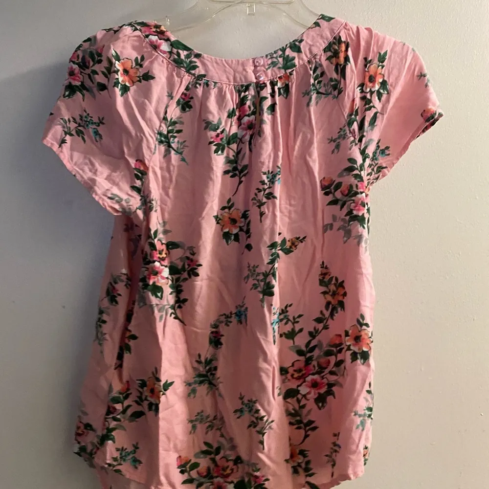 St Johns Bay Womens Top Shirt Blouse PS Petite Small S 34” Pink Green Floral - Image 2