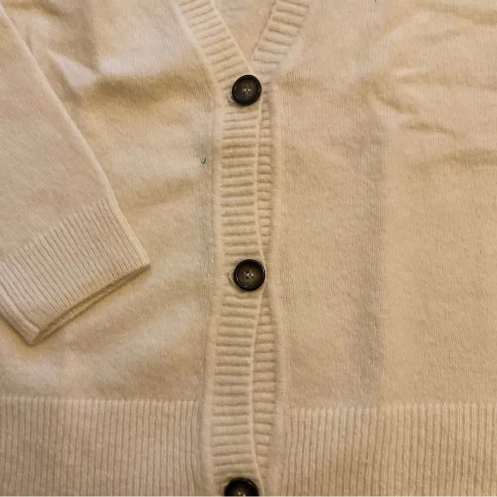 BUTTON FRONT CARDIGAN SIZE XSMALL - Image 4