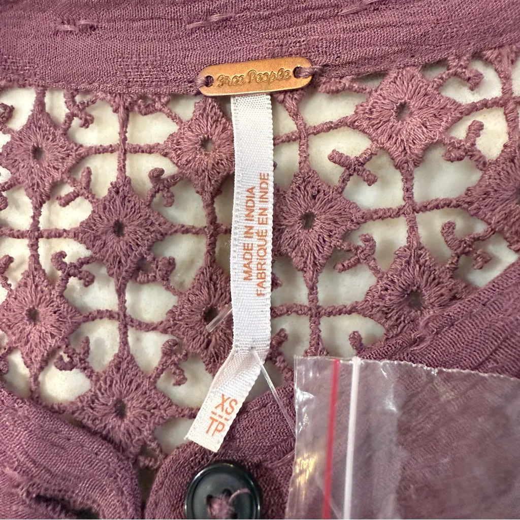 Free People NWT Crochet Lace Back Long Sleeve Button Up Blouse Women’s XS Purple - Image 6