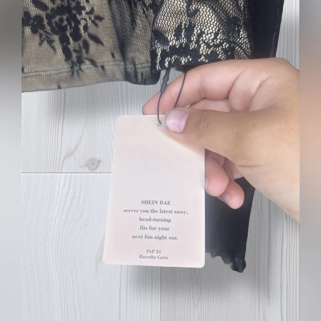 NWT SHEIN BAE Women’s Lace Cottagecore Crop Top - Image 5