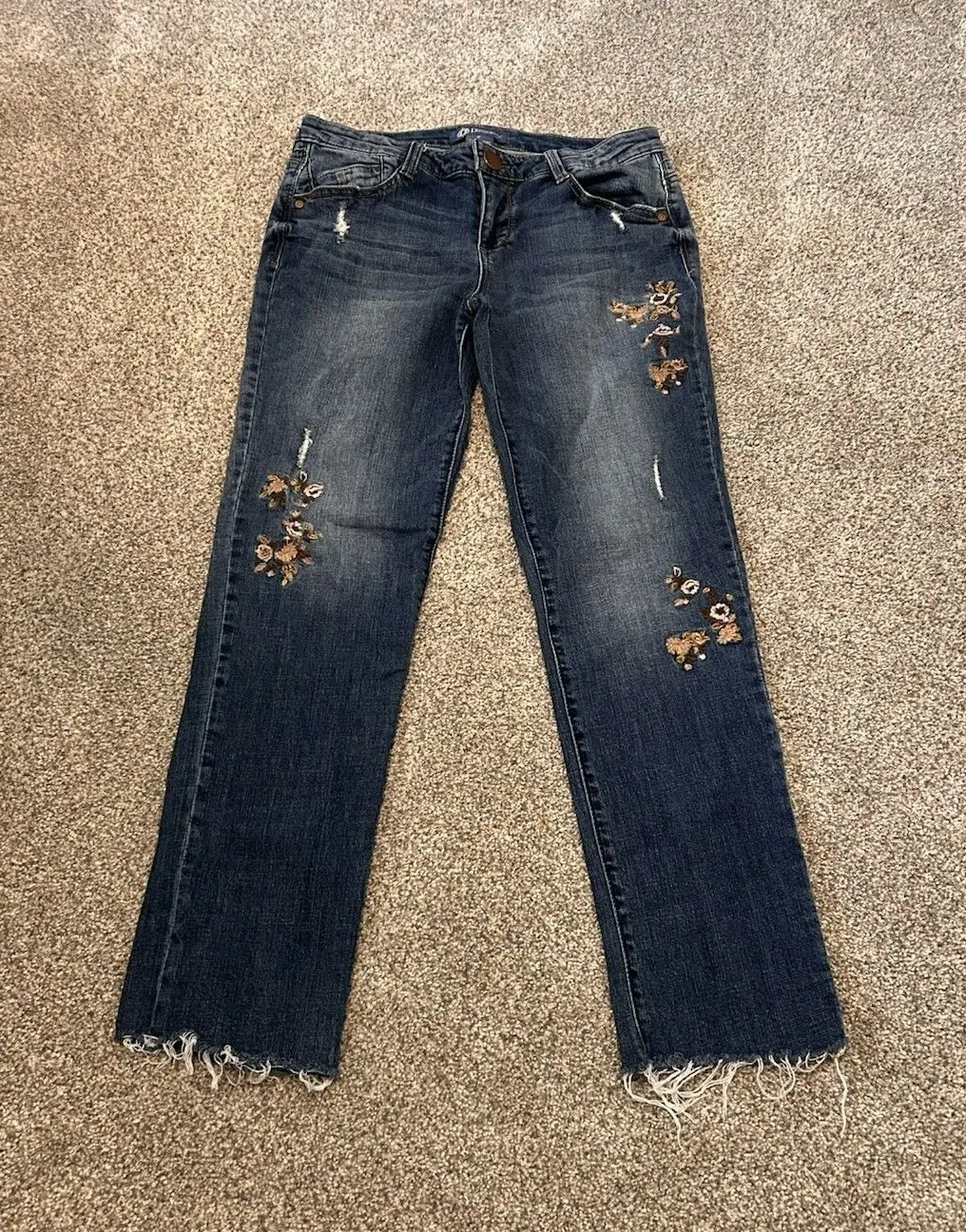 Democracy Jeans Flex-ellent Floral Embroidered Cropped Ankle Women's Sz 6 30x29 - Image 1