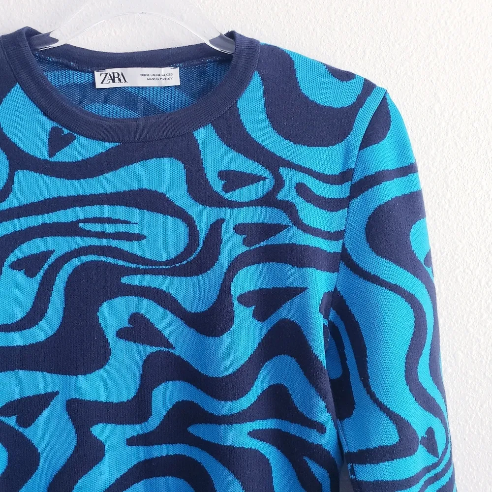 Zara Long Sleeve Cropped Sweater Retro Heart - Image 4