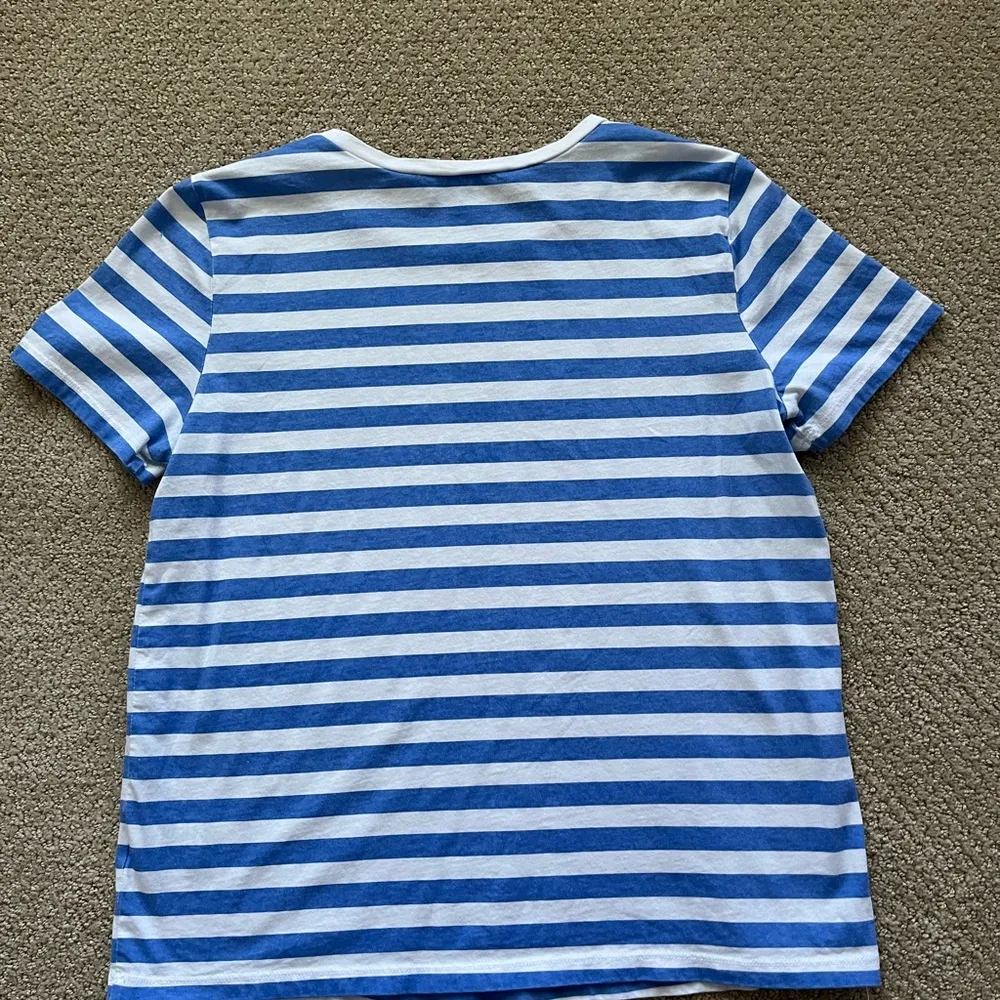 Draper James Howdy T Shirt Size Medium - Image 2