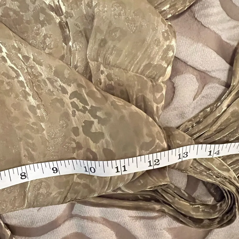 NWOT- Joplin Blouse, gold cheetah organza Size Medium - Image 10