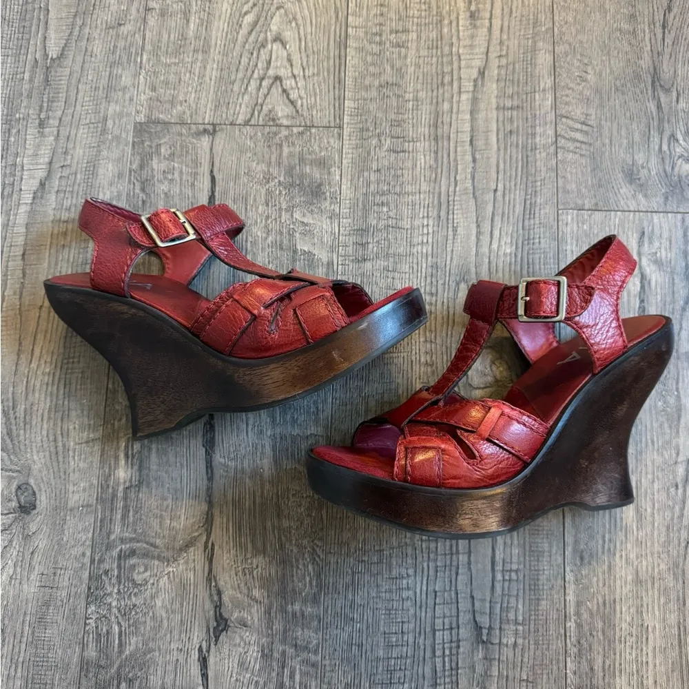 MIA Vintage 80’s Joplyn Wood Block Heels- Size 8 - Image 2