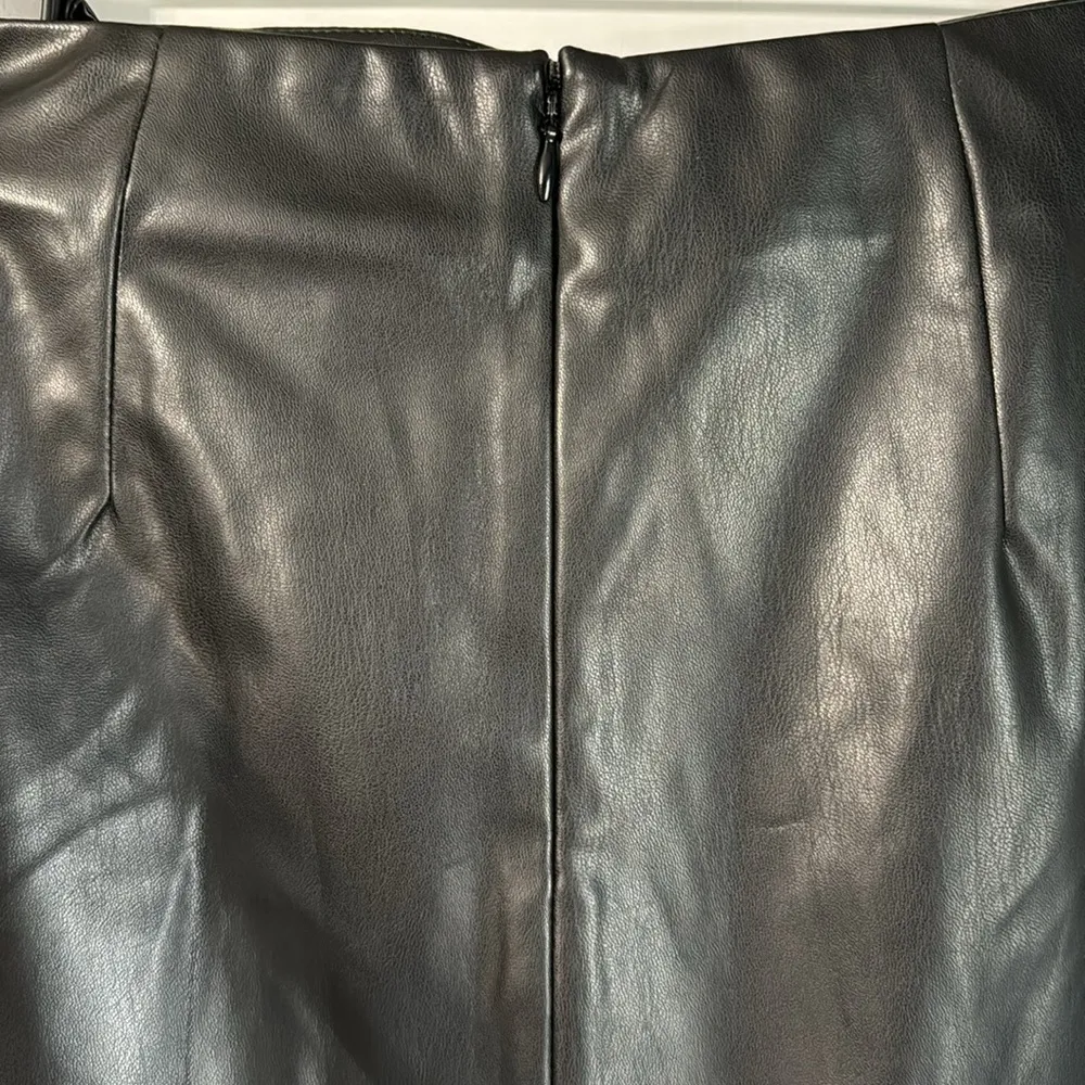 143 Story Faux Leather Tie Skirt Black Size L NWT - Image 4
