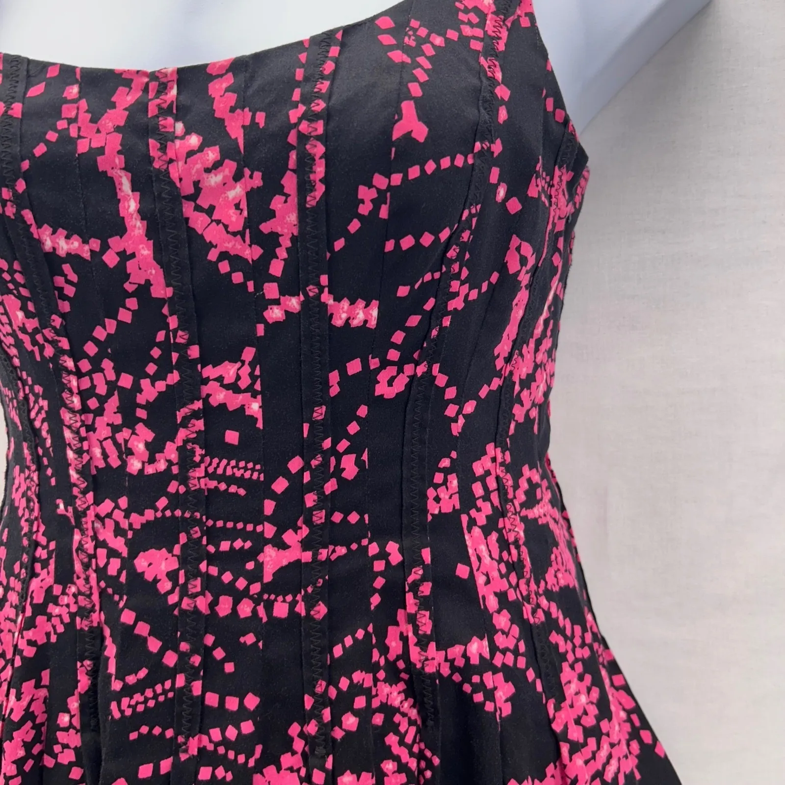 Jones New York Fit & Flare Dress Black Pink‎ 10 - Image 5