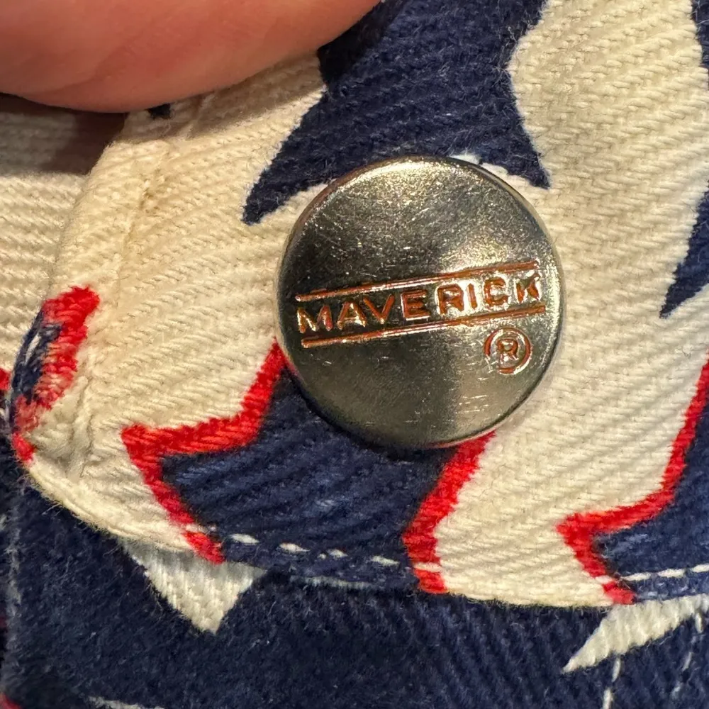 Vintage 70s Maverick Bell Bottom Jeans USA Made Size 7/8 Red White Blue Stars - Image 4