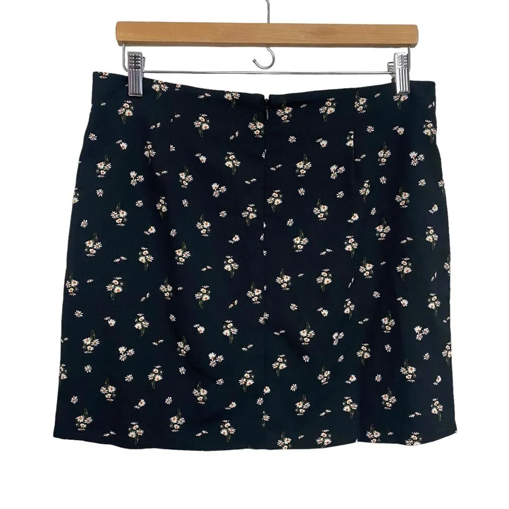 Aeropostale 100% Polyester Black Floral Mini Skirt Back Slit Women's Large Y2K - Image 2