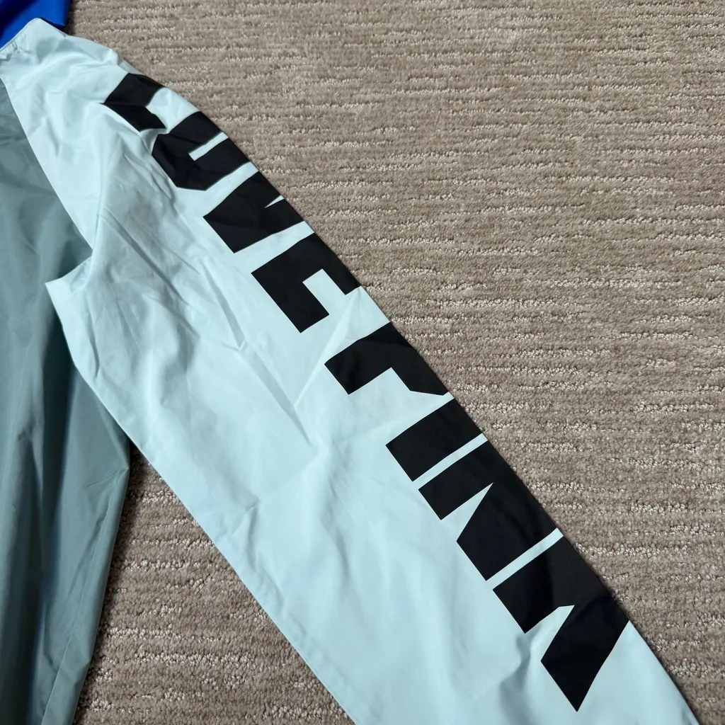 PINK Victoria's Secret Blue and Gray Windbreaker - Image 6