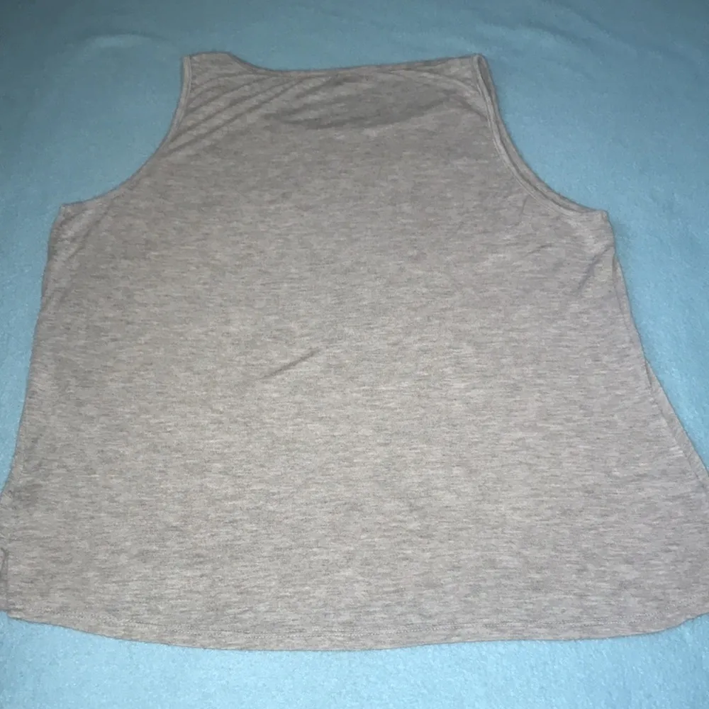 ONE ❤️ CLOTHING Los Angeles distressed flag heather gray tank top size M - Image 2