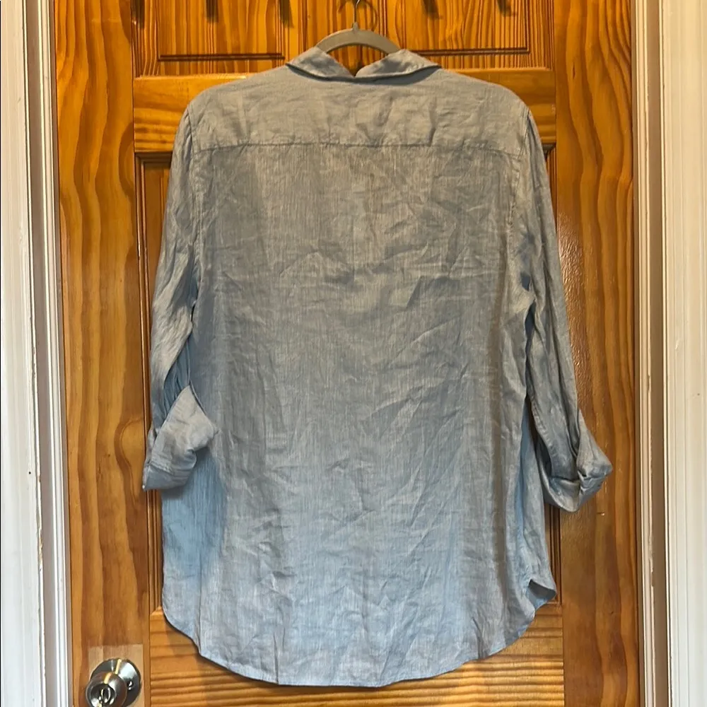 Aritzia Gray Button Down Shirt - Image 4