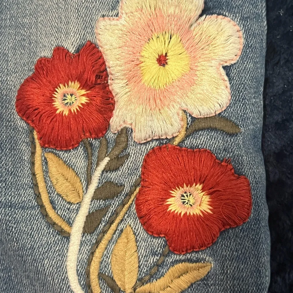 Zara Blue Skinny Jeans with Floral Embroidery - Image 6