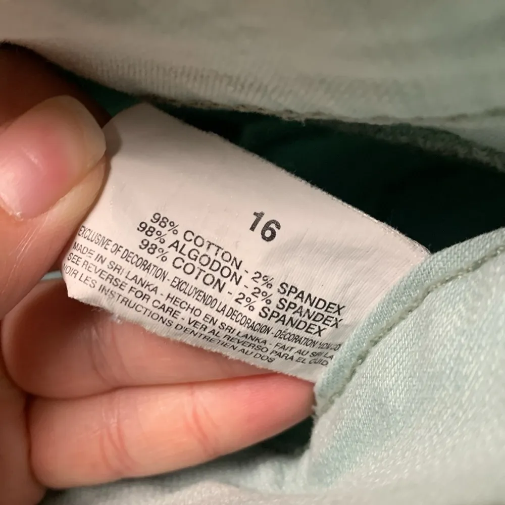 Gloria Vanderbilt Scalloped Embroidered Capri Pants Size 16 Seafoam Green Jeans - Image 6