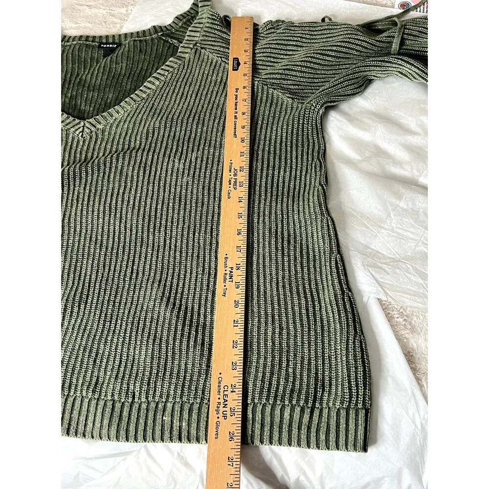 Torrid womens size 3 sweater green ribbed knit lace-up sleeves - Image 5