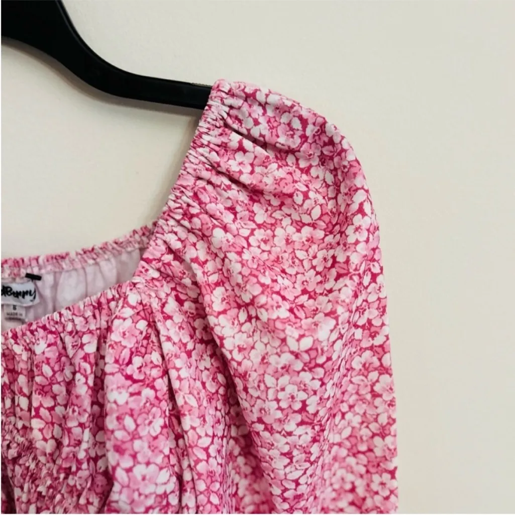 Women’s Red Berry Puffy Long Sleeve Cropped Pink White Elastic Floral Top Size 6 - Image 5