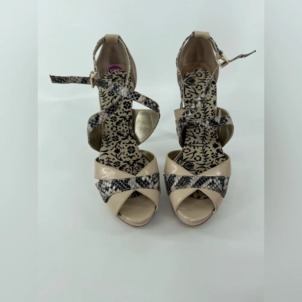 Guess Cream and Black High-Heeled Platform Sandals - Image 3