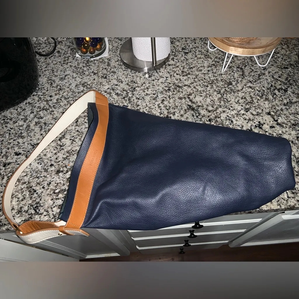 Rare Nora Lozza leather Italian quite luxury handbag navy tan boho classic $680 Blue - Image 7