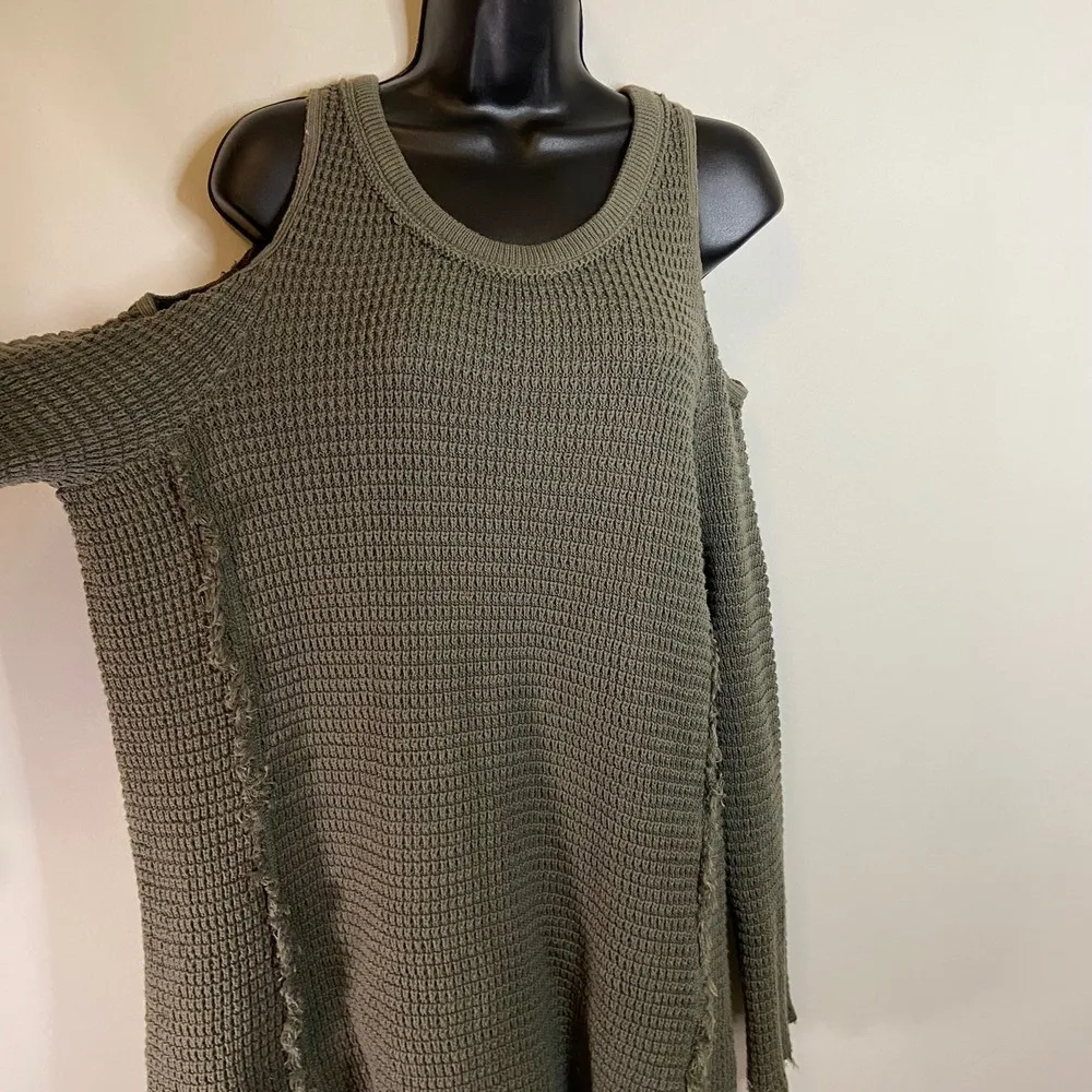 Free People Army Green Sunrise Cold Shoulder Top Size Medium - Image 5