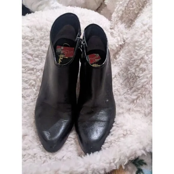 Coke haan Nike air, black heels booties shoes size 5. Five. ￼ - Image 2