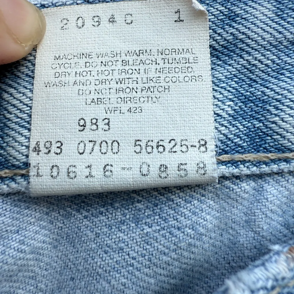 Vintage Levi’s Silver Tab Light Wash Denim Flare Jeans Juniors Women’s Size 24 - Image 5