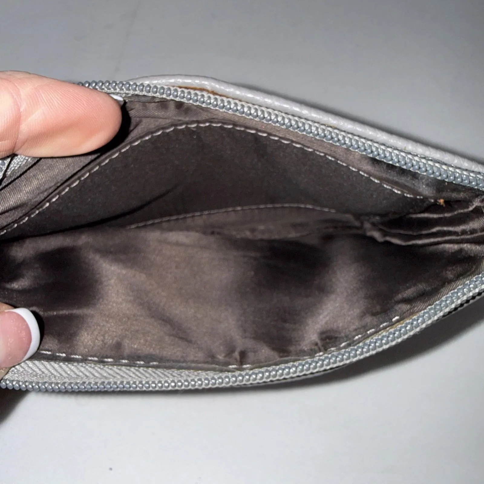 Vintage Guess Y2K Style Gray Faux Leather Wristlet Wallet Mini Convertible Purse - Image 13