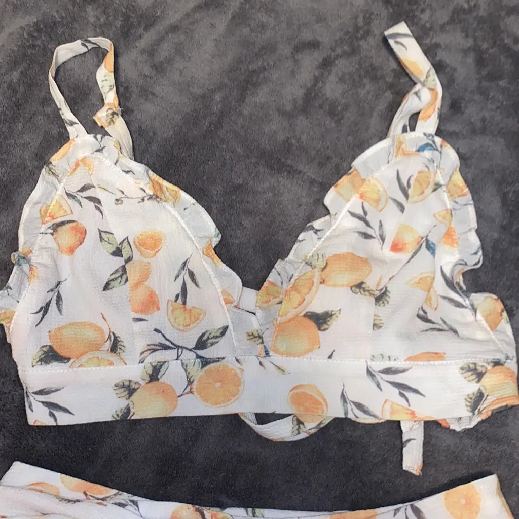 Lemon print ruffle top and shorts set - Image 6