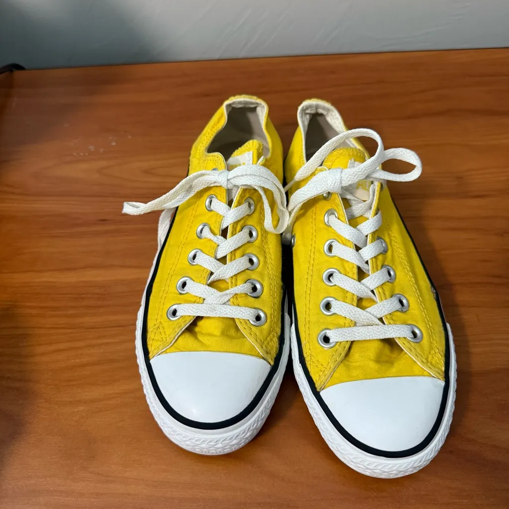 Chuck Taylor All Star OX Converse Low Top Sneaker Yellow White Lace Up Casual W7 - Image 2