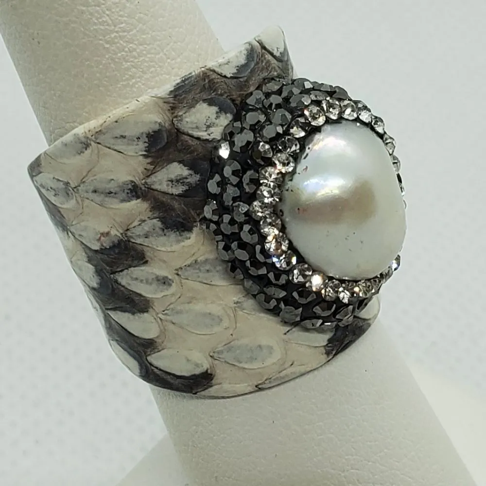 Unique White & Gray Bracelet & Ring Set - Image 3