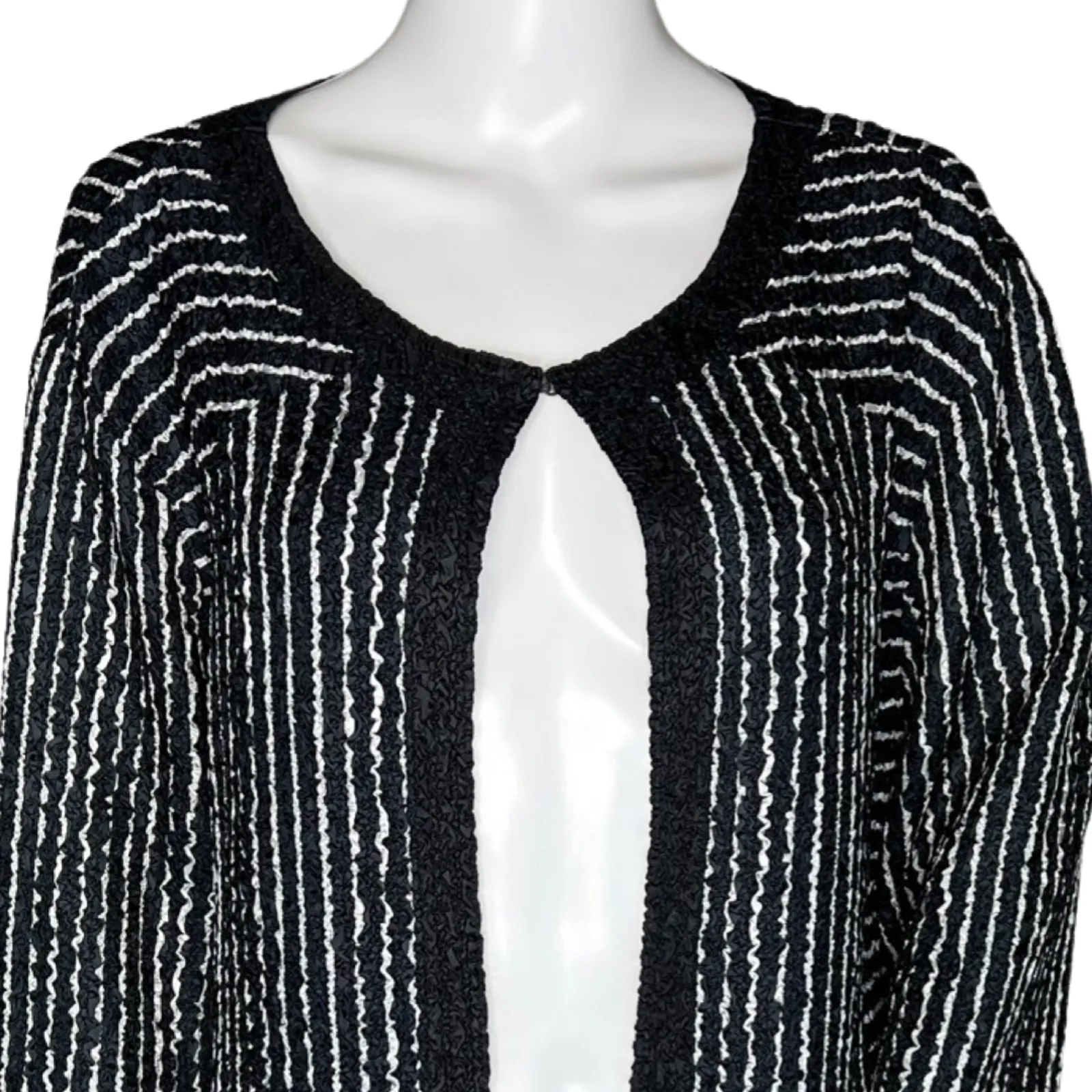 Chicos Sweater‎ Womens Large 2 Black White Stripe Crinkle Cardigan Career Travel - Image 5