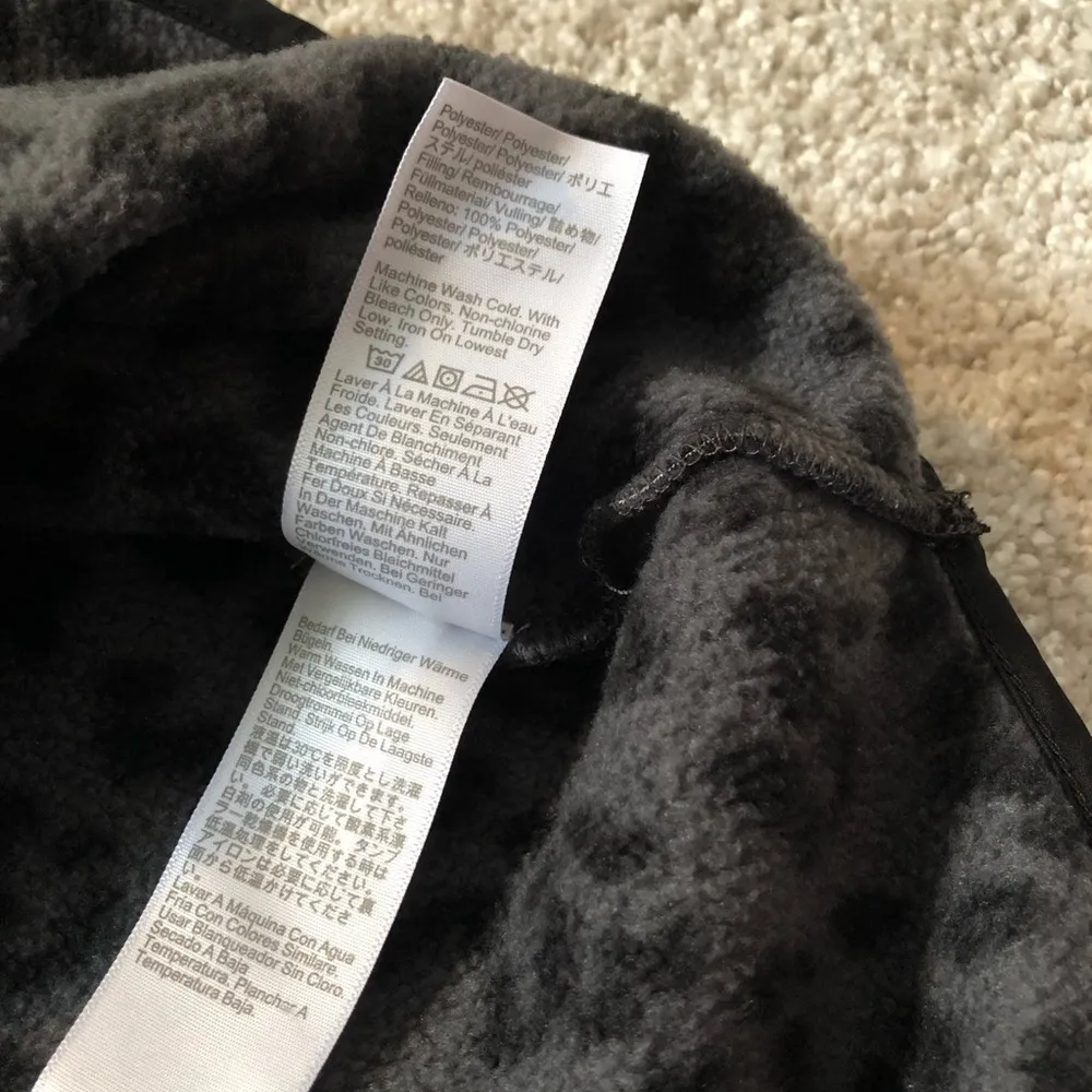 fleece leopard pattern jacket top, size small - Image 8