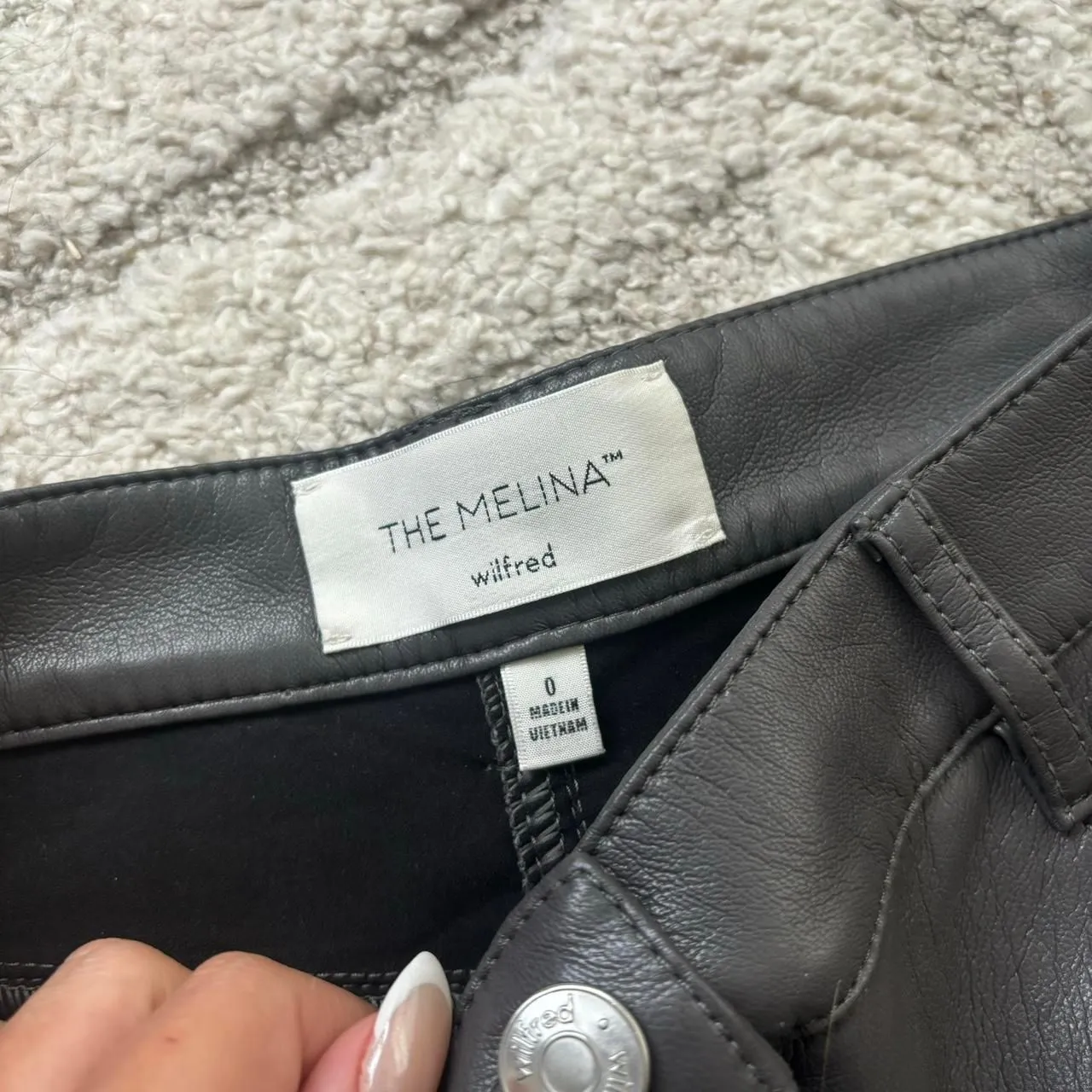 Aritzia Cropped Melina Vegan Leather New With Tags Pants - Image 4