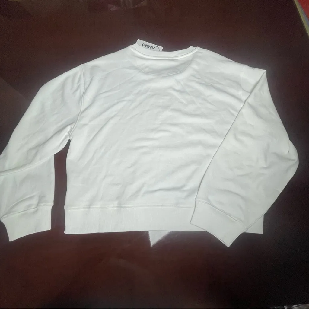 DKNY Novelty NYC graphic dog walking cotton fleece sweatshirt Grunge White Sz L - Image 9