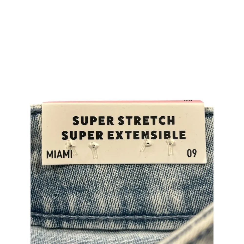 Refuge Denim Shorts Women's Size 9 High Rise Cut Off Light Blue Jean Shorts NWT - Image 5