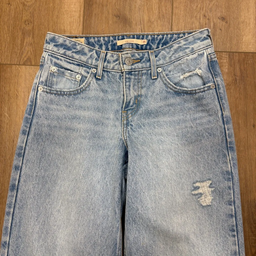 🌟LEVI'S🌟 LOW LOOSE WIDE LEG LOW RISE DISTRESSED JEANS LIGHT WASH SZ 25 - Image 2