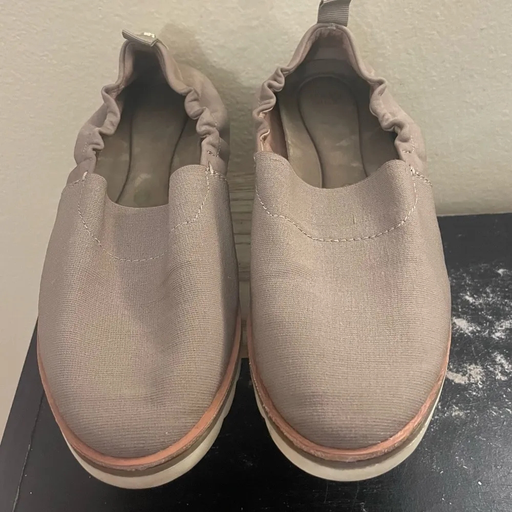 Louise et Cie Celeste Suede Slip-Ons Silt/Taupe Sz 7.5 - Image 6