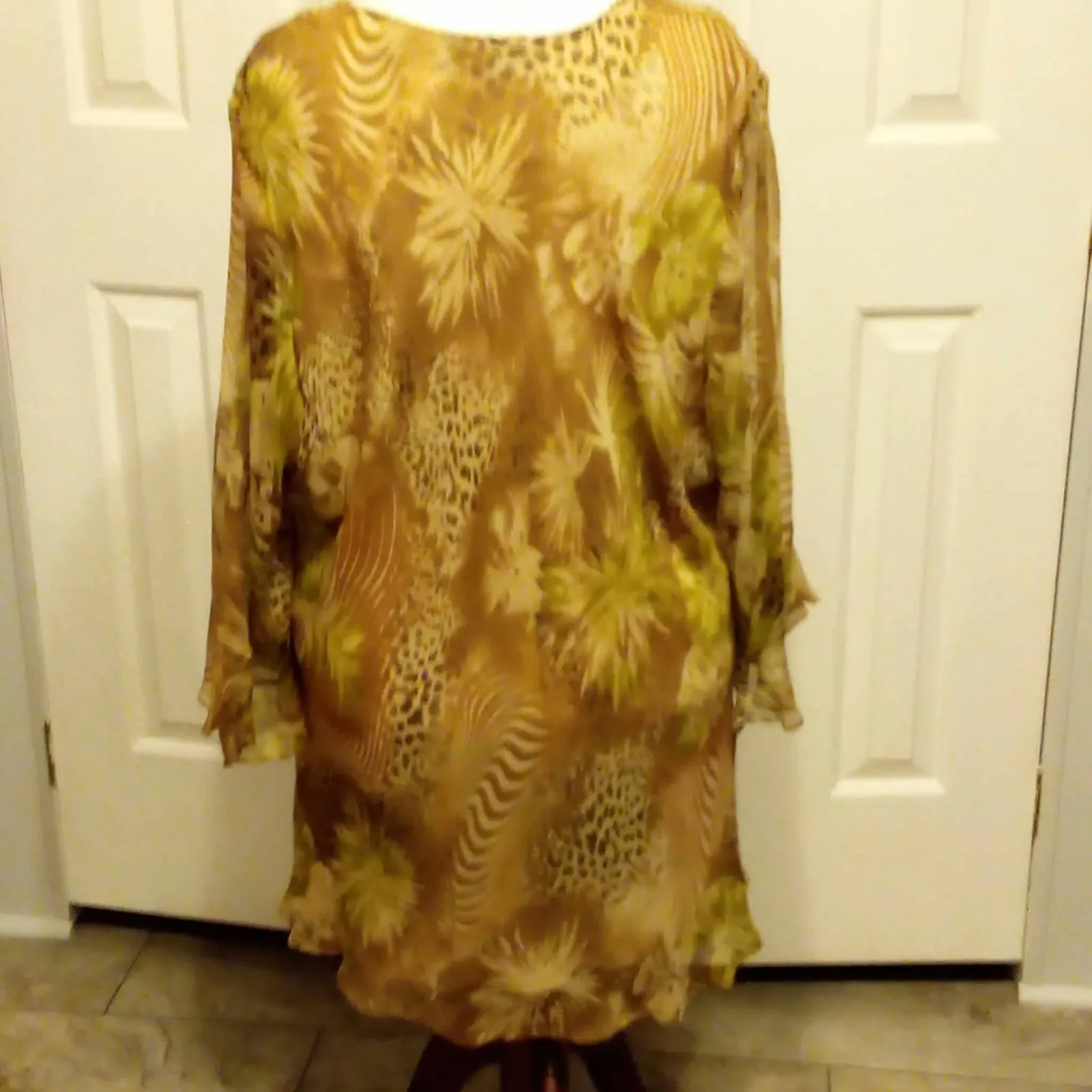 New York City Design Co Woman 30W Brown Animal Tropical Print Tunic Top - Image 2