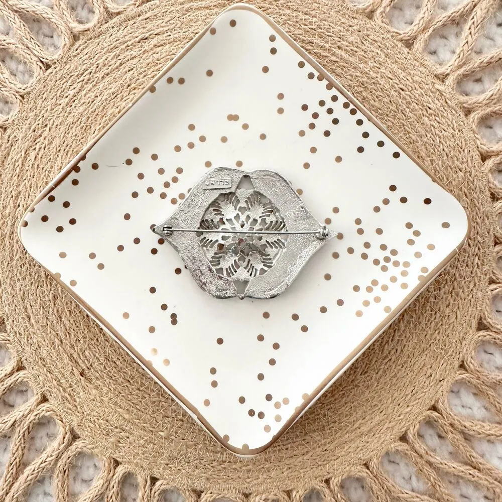 Elle Vintage Maroon Enamel Silver Tone Ornate Deco Floral Lips Style Brooch Pin - Image 4