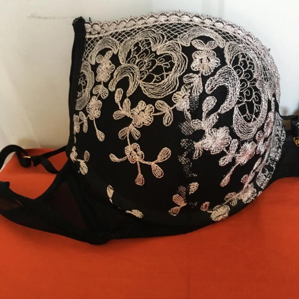 FINAL MARKDOWN LADIES daisy fuentes bra 36d - Image 2