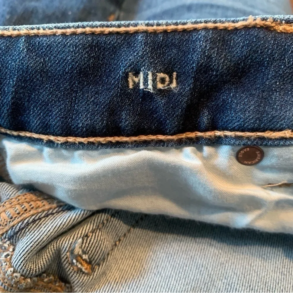 Women’s American Eagle Dream Midi cut off denim shorts - Image 6