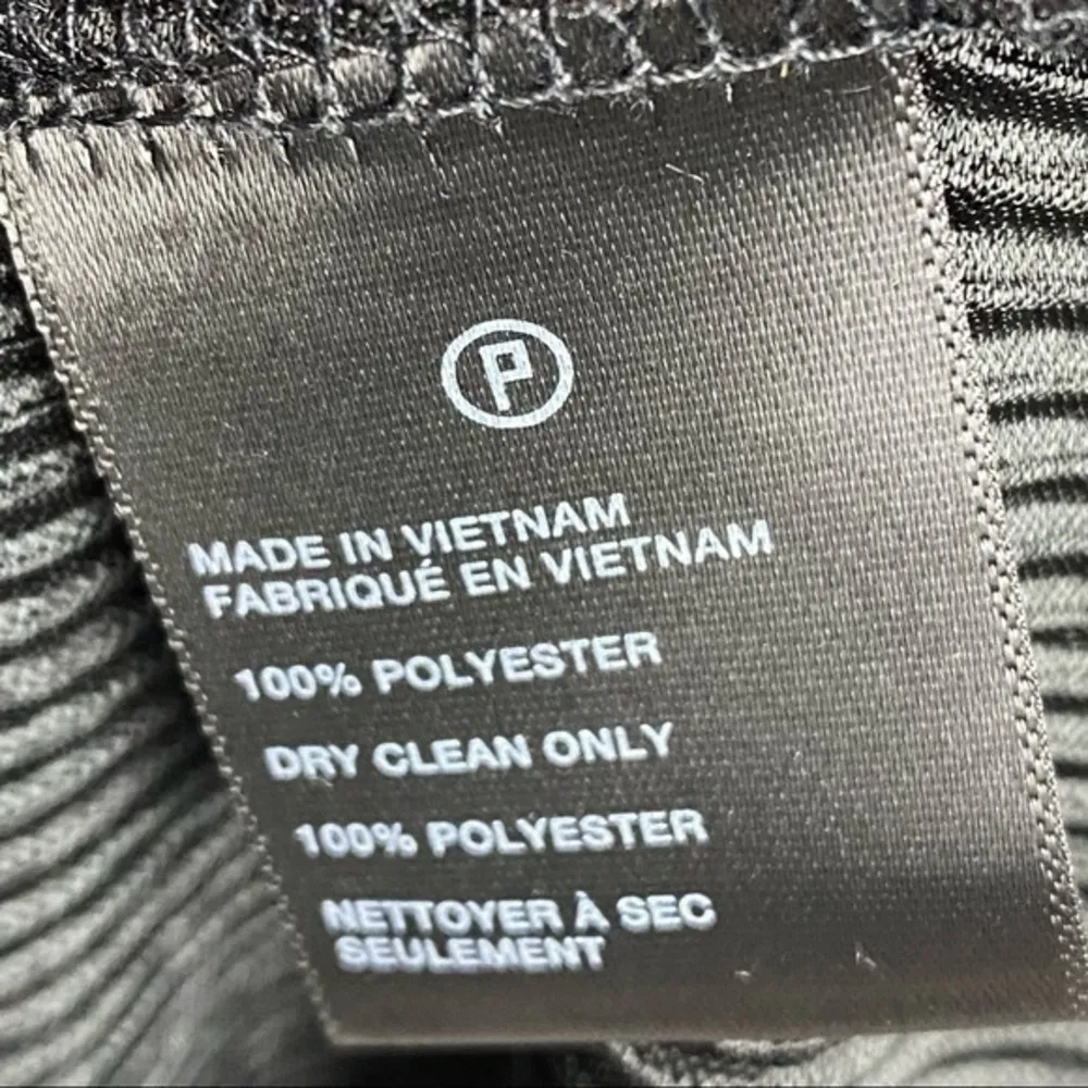 JOA Los Angeles Black Ruffle Off The Shoulder Top - Image 53