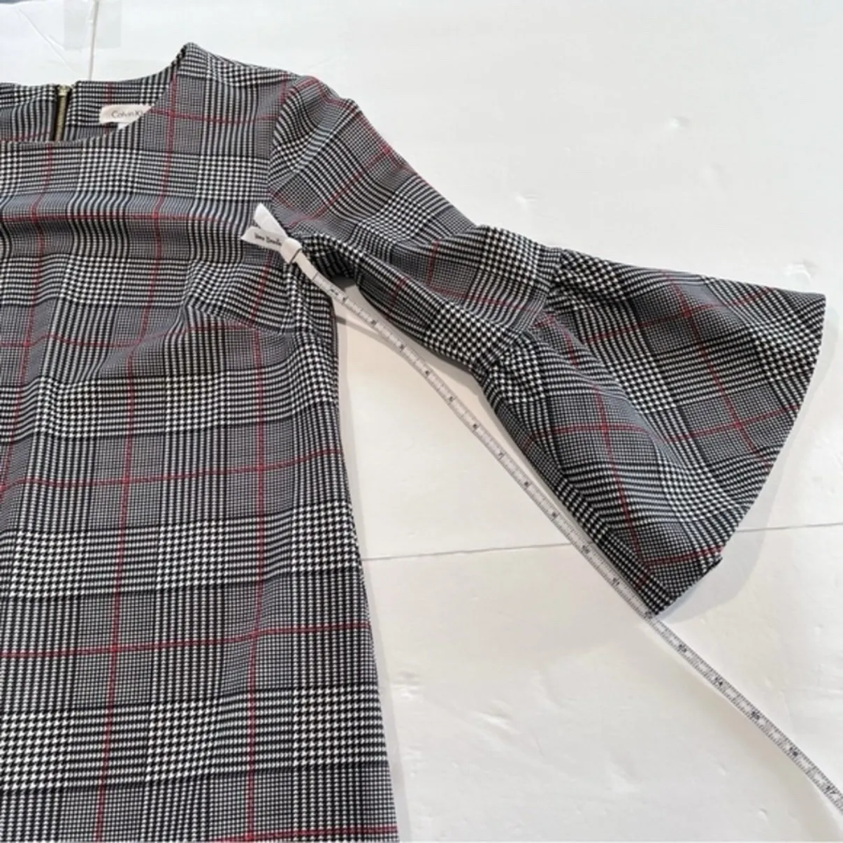 Calvin Klein Black White Houndstooth Plaid Bell Sleeve Crepe Sheath Dress Size 8 - Image 9
