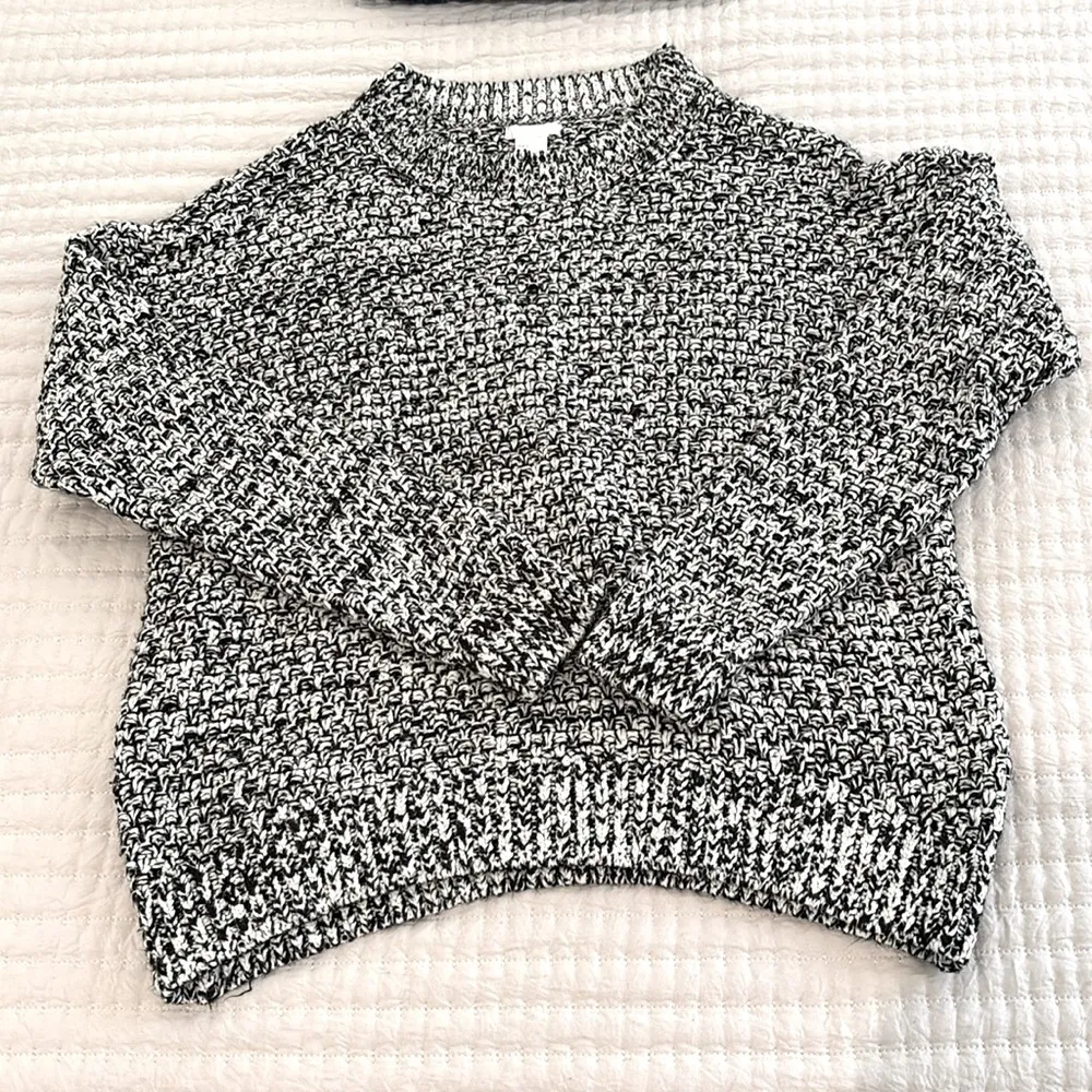 H&M Black and White Sweater - Image 2