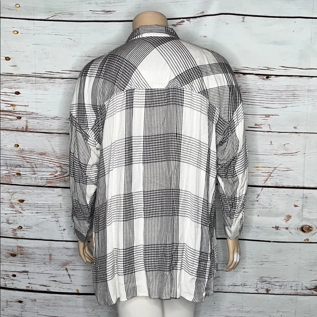 Workshop Republic Clothing Woman NWT Sz 2X White & Black Plaid Button Down Shirt - Image 4