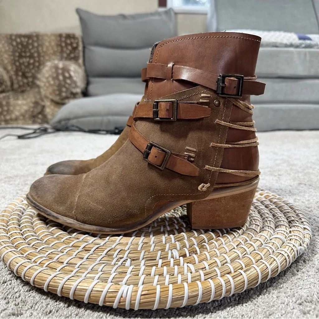 Roan by Bed Stu Women’s Jag Suede Leather Ankle Boots Distressed in Dark Tan 8 Brown - Image 5