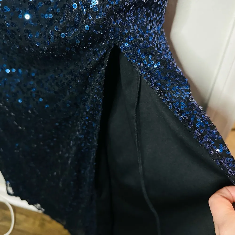 BADGLEY MISCHKA Women's Black Blue Sequins V-Neck Mesh Ombré Astor Gown Size 16 - Image 13