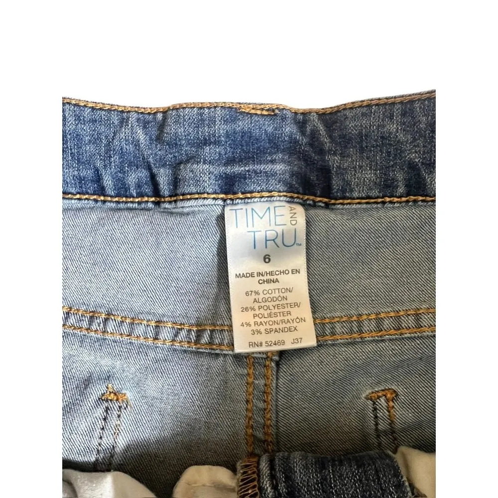 Time & Tru Women's Jeans Shorts - Image 3