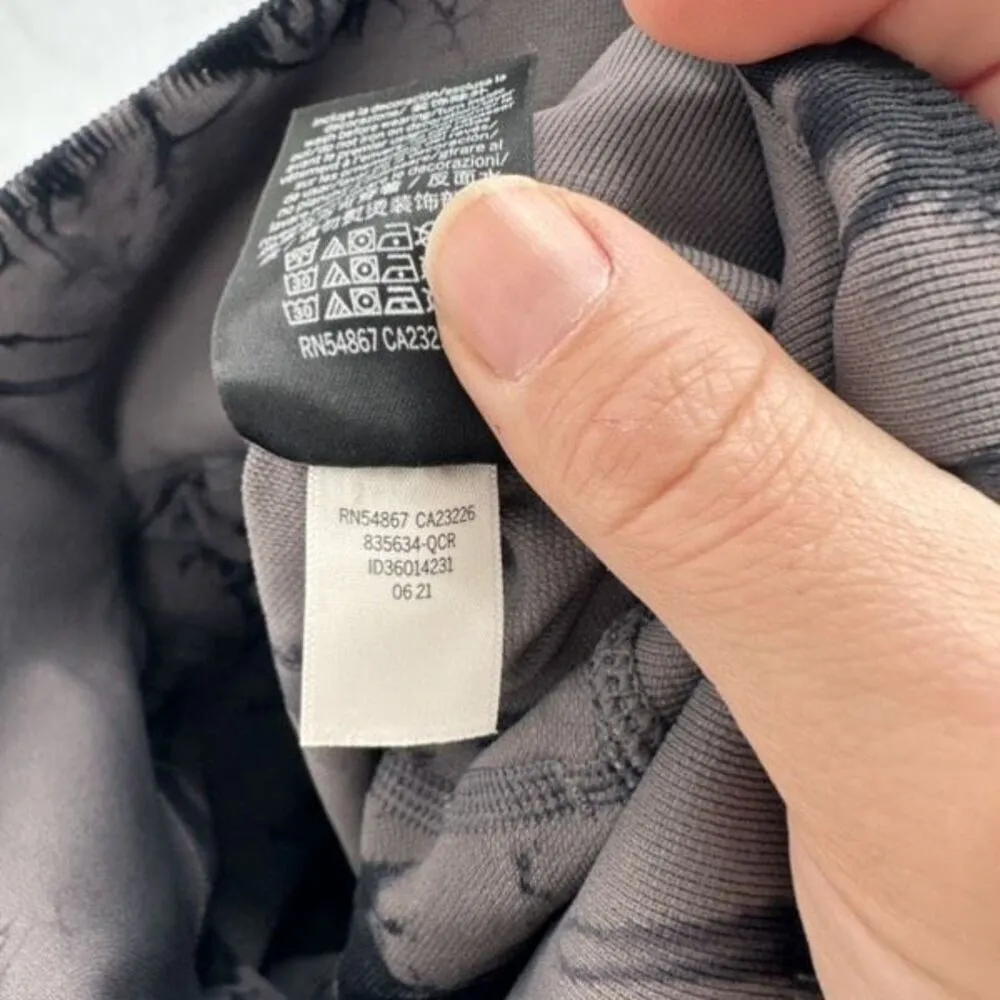 Victoria’s‎ Secret Pink Tie Dye Bike Shorts Spell-Out Gray & Black Size Small - Image 6