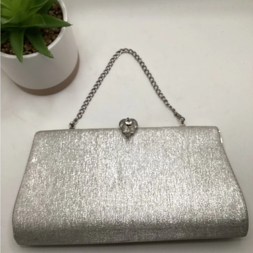 Vintage silver sparkle clutch with decorative clasp - Image 5