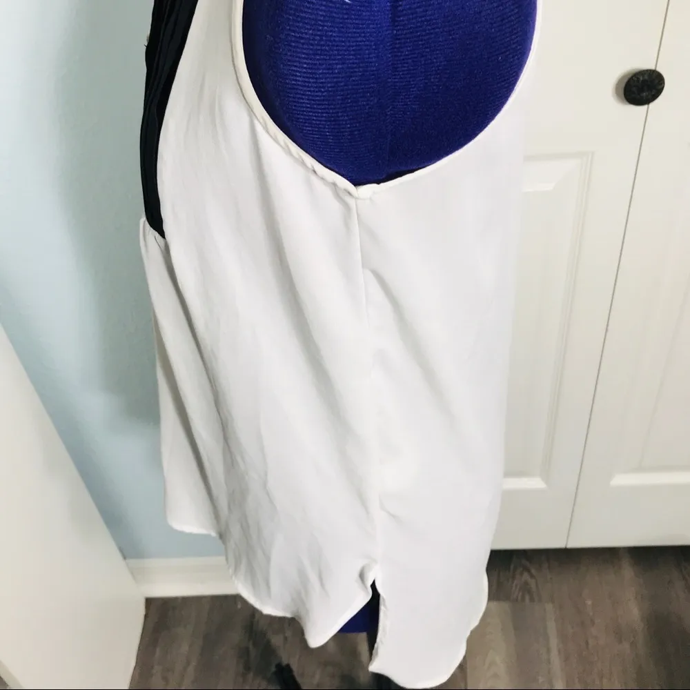 Monteau Sleeveless High Low Tuxedo Blouse Top Size Small White & Black - Image 4